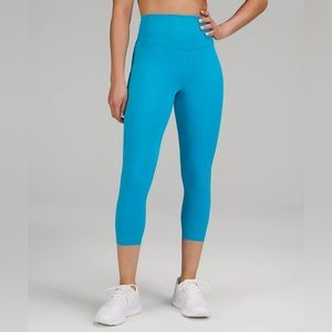 Lululemon Wunder Under Bright Blue cropped leggings